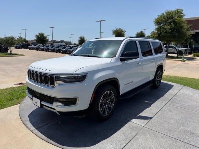 Used 2024 Jeep Wagoneer L Series II RWD image 3