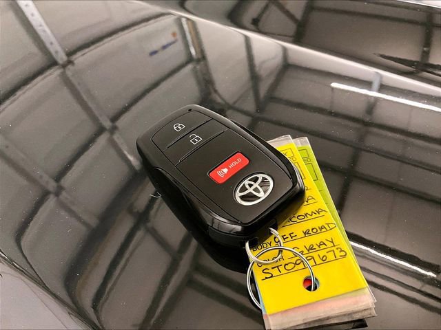 Used 2025 Toyota Tacoma TRD Off-Road w/ TRD Off Road Upgrade Package AWD/4WD image 9