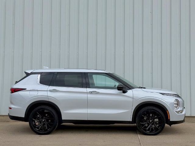 Used 2024 Mitsubishi Outlander SE Black Edition AWD/4WD image 7