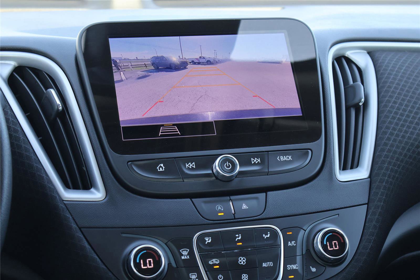 Used 2024 Chevrolet Malibu LT image 23