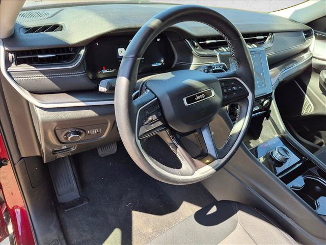 Used 2022 Jeep Grand Cherokee L Laredo w/ Luxury Tech Group I AWD/4WD image 9