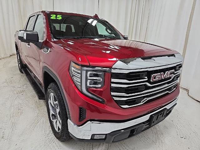 Used 2025 GMC Sierra 1500 SLT w/ SLT Convenience Package AWD/4WD image 11