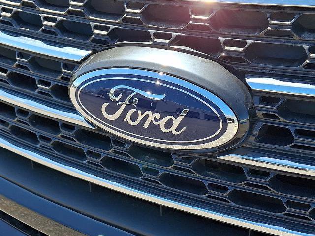 Certified 2022 Ford Explorer XLT w/ Equipment Group 202A AWD/4WD image 2
