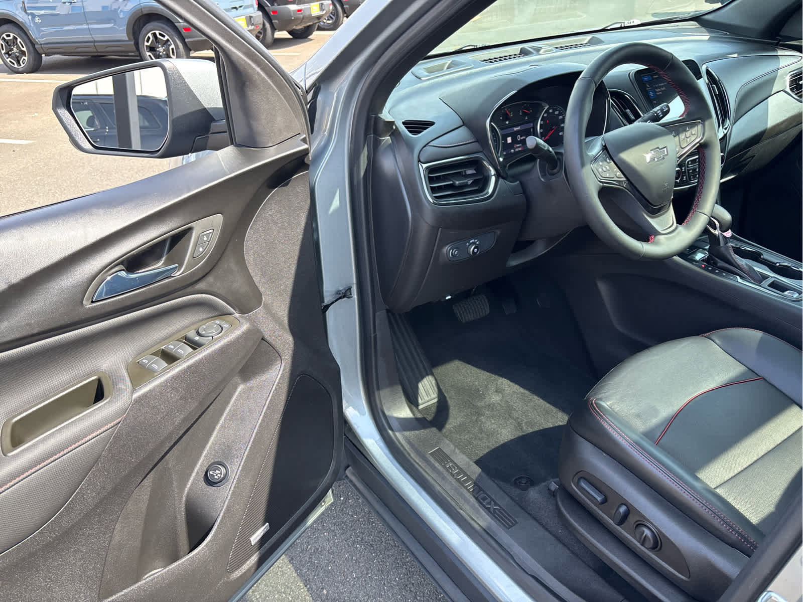 Used 2023 Chevrolet Equinox RS w/ RS Leather Package image 10