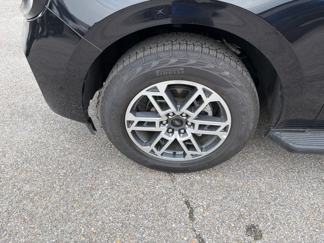 Certified 2025 Ford Expedition Active AWD/4WD image 15