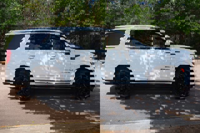 Used 2023 GMC Yukon Denali w/ LPO, Floor Liner Package image 6