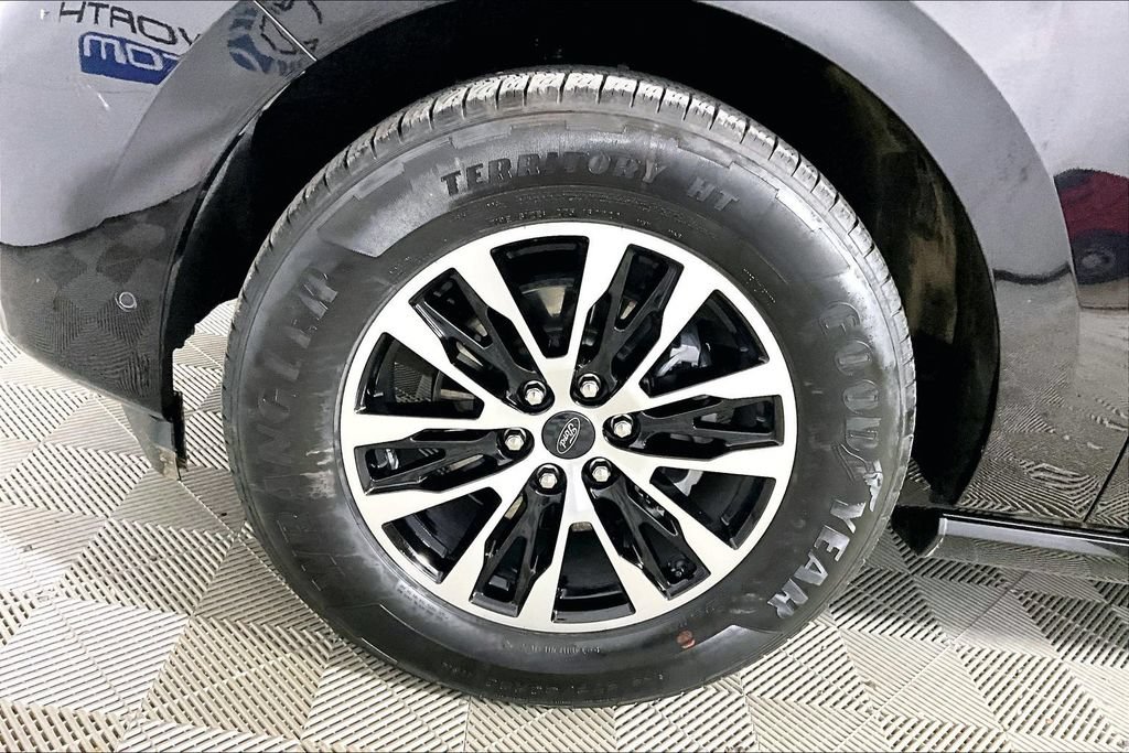 Certified 2025 Ford Expedition Platinum AWD/4WD image 7
