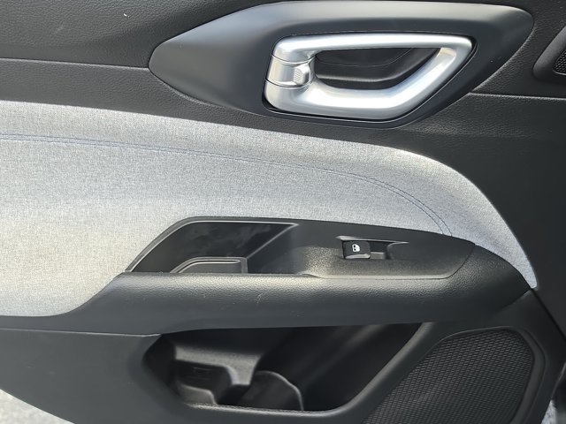 Used 2022 Jeep Compass Latitude w/ Sun and Sound Group FWD image 13