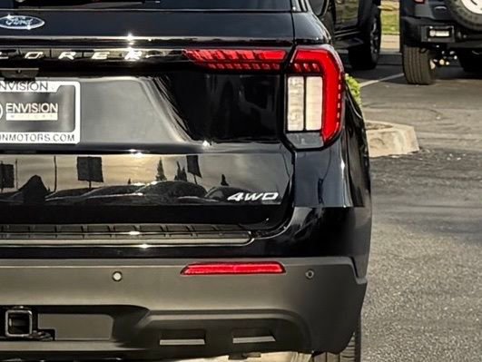 Certified 2025 Ford Explorer Active image 8