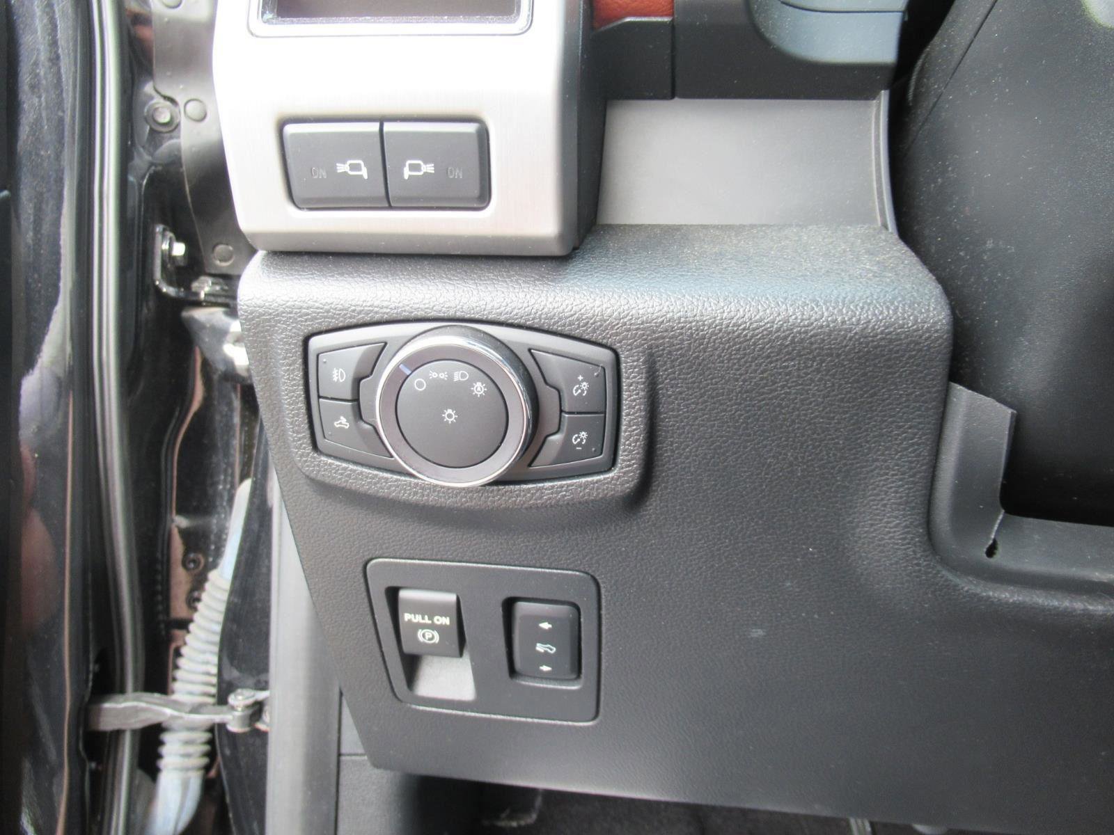 Certified 2020 Ford F150 Platinum w/ Equipment Group 701A Luxury image 25