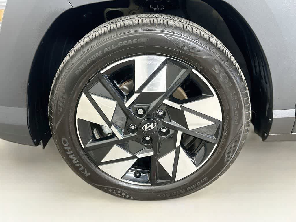 Used 2025 Hyundai Kona SEL FWD image 7