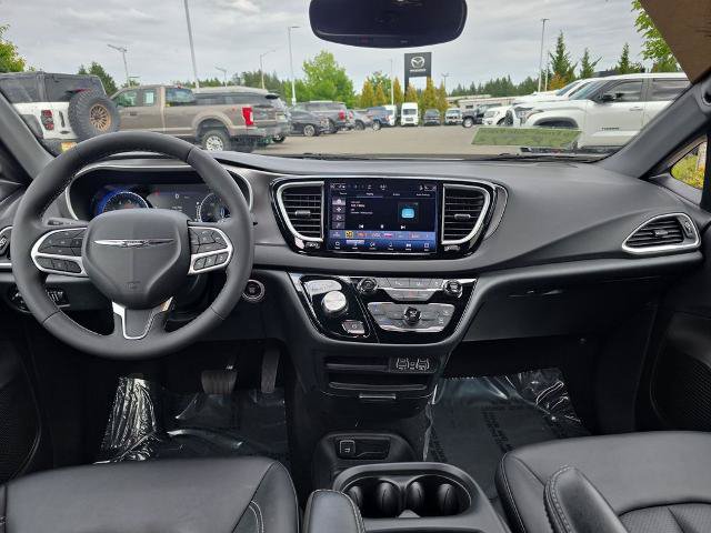 Used 2025 Chrysler Pacifica Select FWD image 7