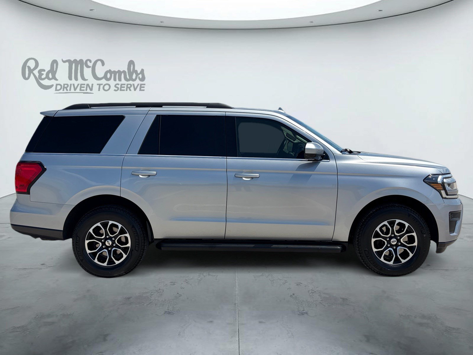 Certified 2024 Ford Expedition XLT RWD image 4