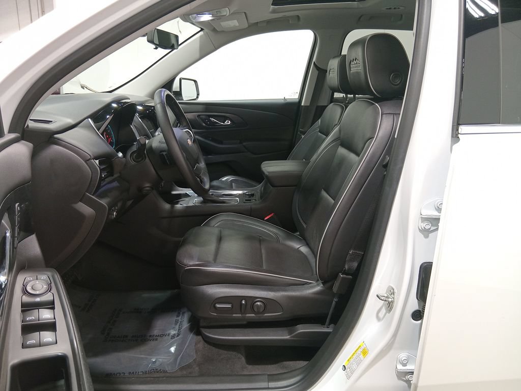 Used 2020 Chevrolet Traverse High Country AWD/4WD image 16