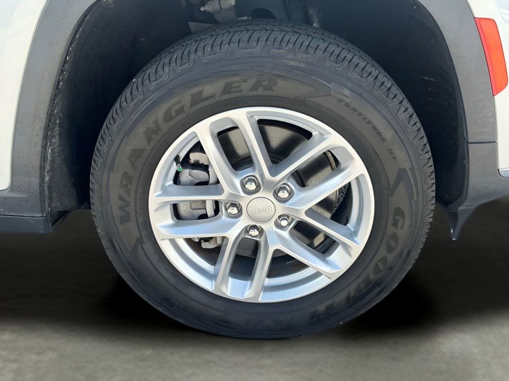 Used 2021 Jeep Grand Cherokee L Laredo w/ Luxury Tech Group I image 31