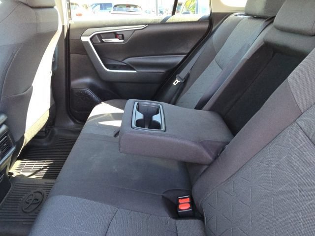 Used 2022 Toyota RAV4 XLE AWD/4WD image 46
