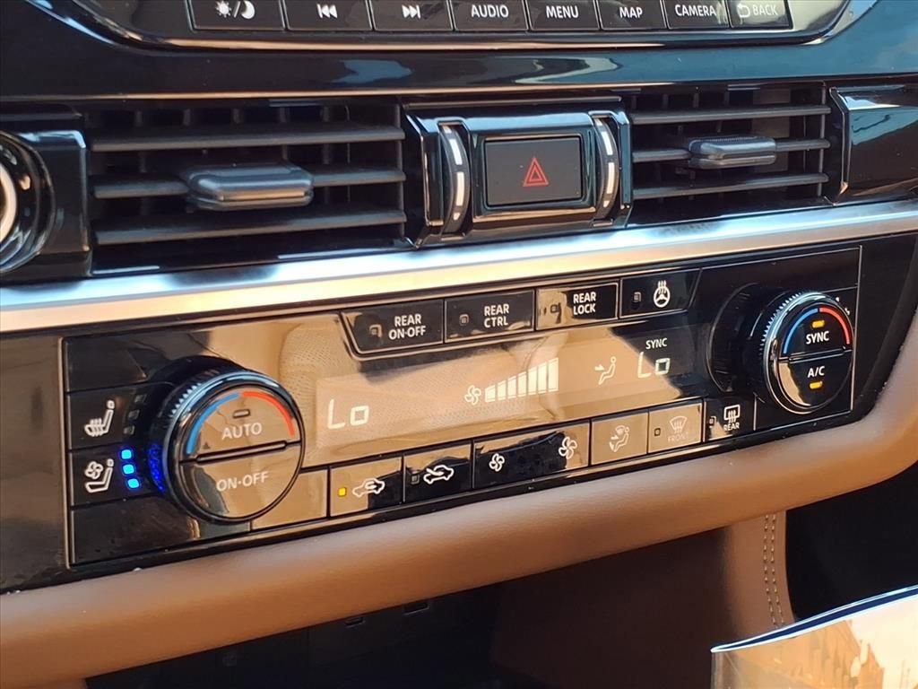 Used 2023 Nissan Pathfinder Platinum image 21