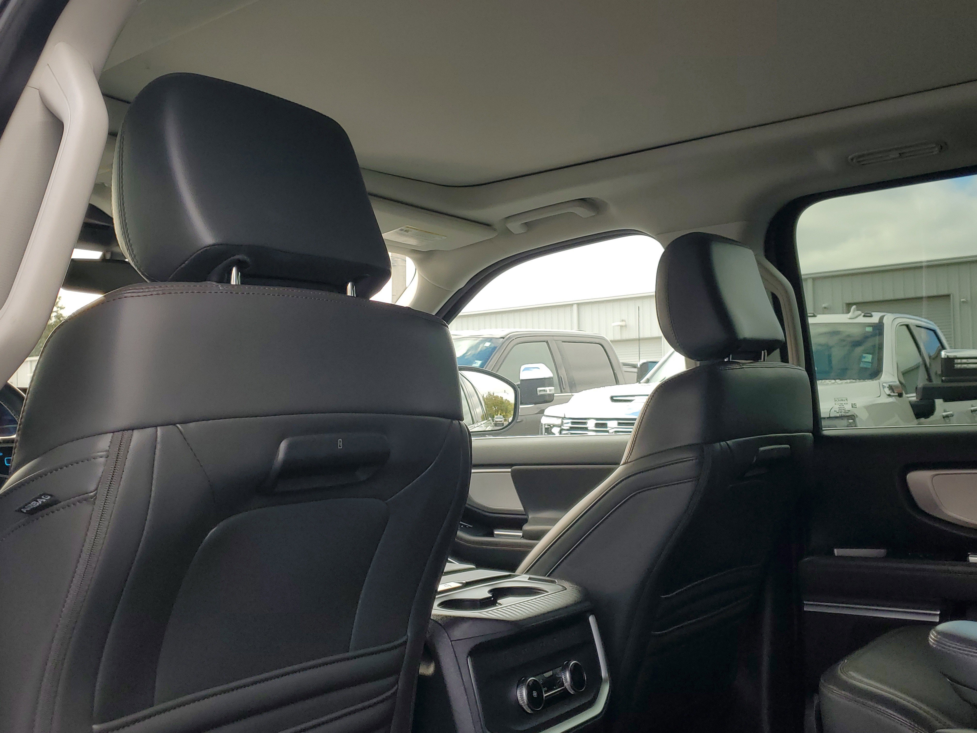 Certified 2025 Ford Expedition Active image 15