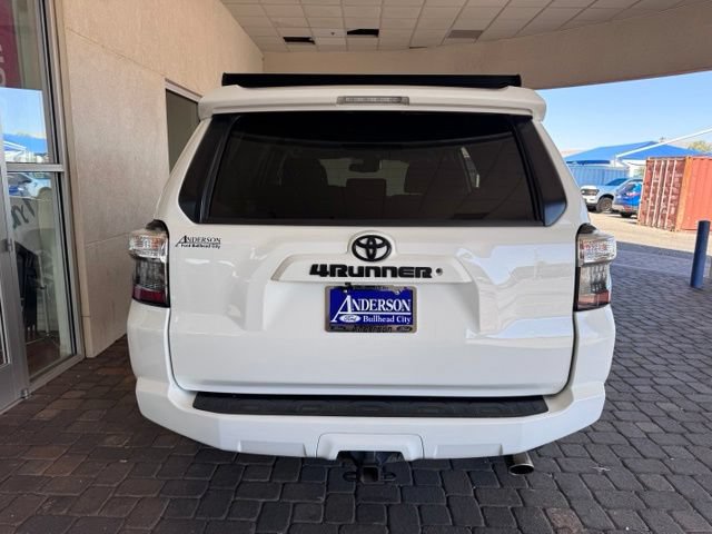 Used 2020 Toyota 4Runner SR5 AWD/4WD image 4