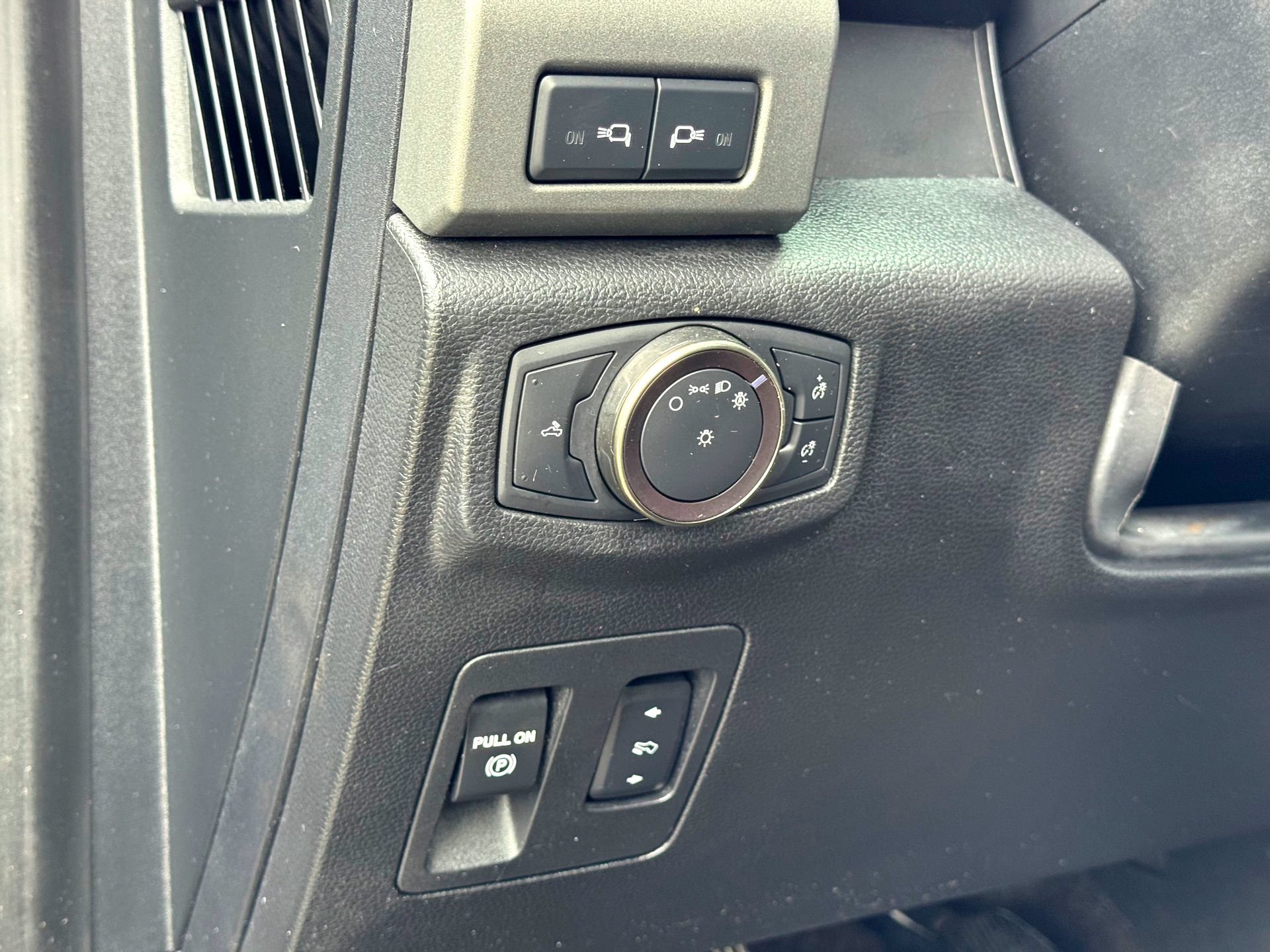 Certified 2019 Ford F150 Raptor w/ Equipment Group 802A Luxury AWD/4WD image 15