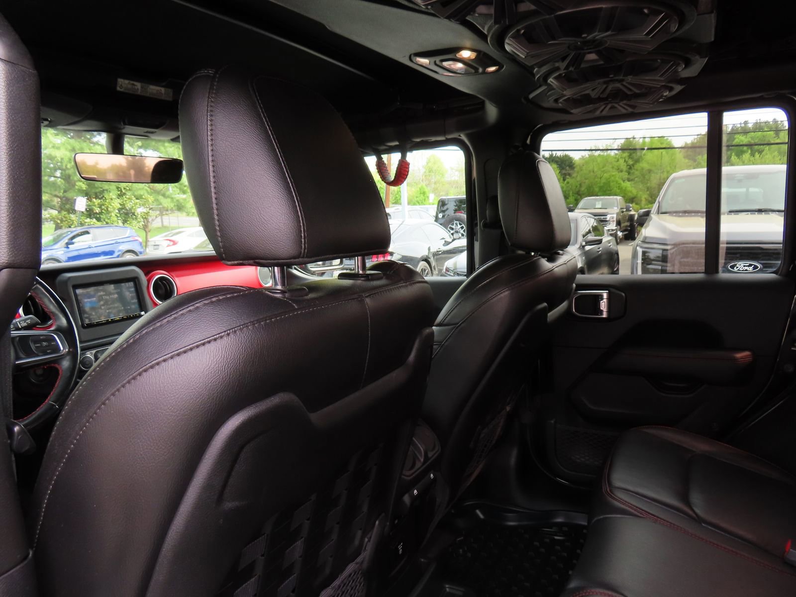 Used 2022 Jeep Wrangler Unlimited Rubicon w/ Xtreme Recon 35" Tire Package image 34