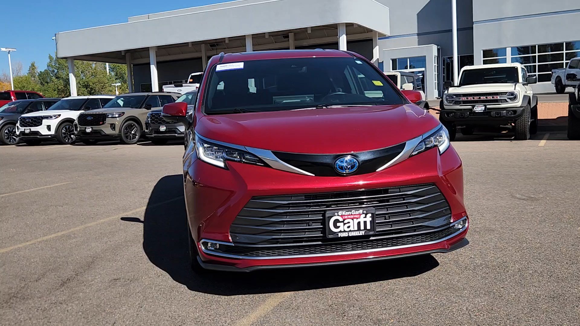 Used 2025 Toyota Sienna Limited AWD/4WD image 6