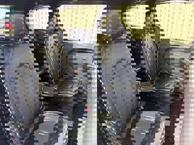 Used 2025 Chrysler Pacifica Limited image 10