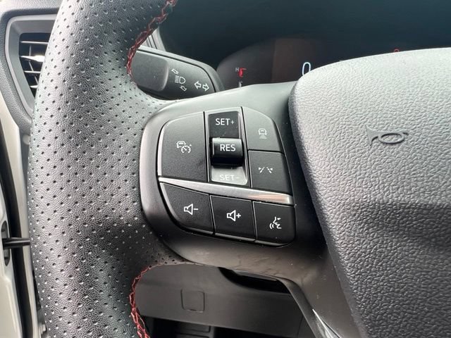 Certified 2024 Ford Escape ST-Line w/ Tech Pack #1 AWD/4WD image 9