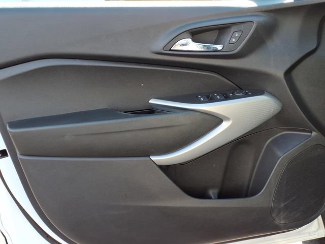 Used 2024 Chevrolet Trax RS FWD image 14