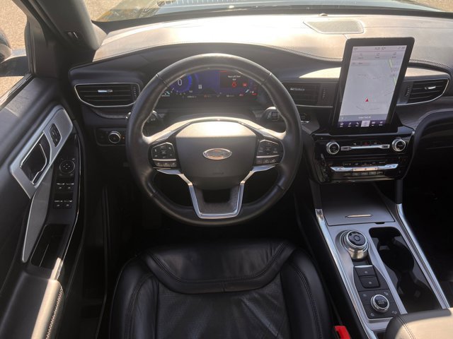 Certified 2022 Ford Explorer Platinum w/ Equipment Group 601A image 31