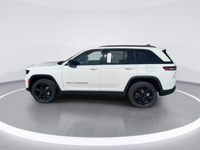 Used 2022 Jeep Grand Cherokee Altitude image 4