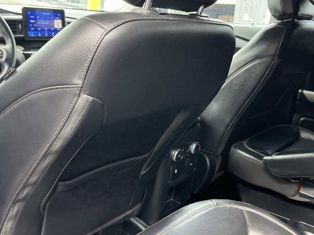 Certified 2021 Ford Explorer Limited RWD image 24