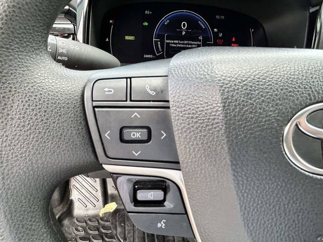Used 2025 Toyota Camry LE FWD image 27