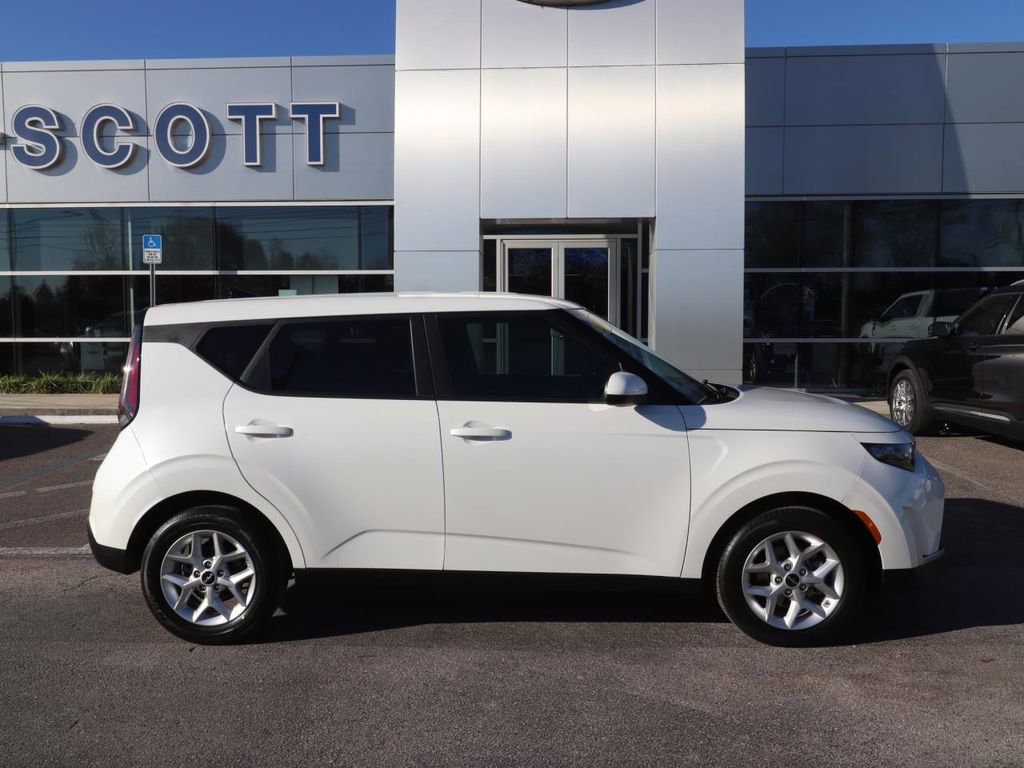 Used 2025 Kia Soul LX w/ LX Technology Package image 15