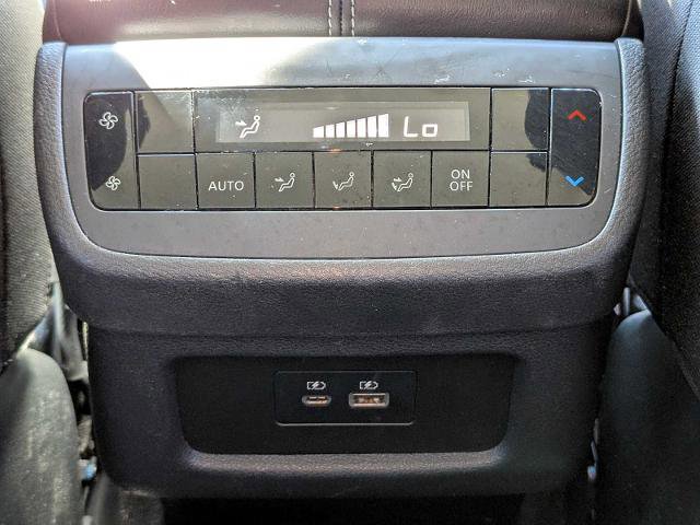 Used 2025 Nissan Pathfinder SV image 30