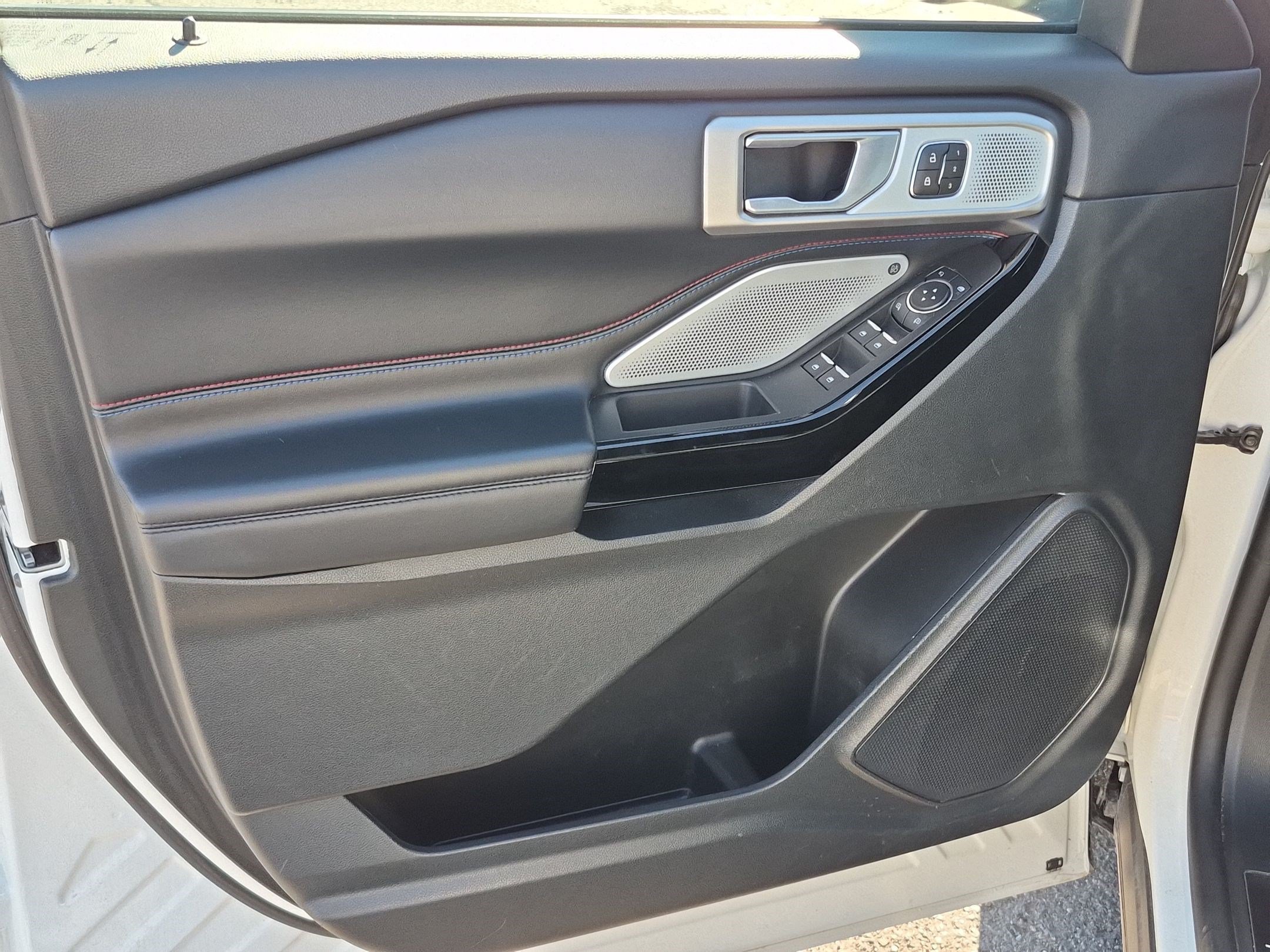 Certified 2023 Ford Explorer ST w/ Technology Package AWD/4WD image 15