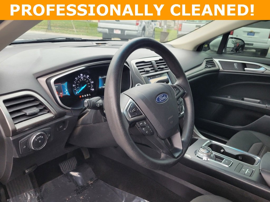 Certified 2019 Ford Fusion SE image 17