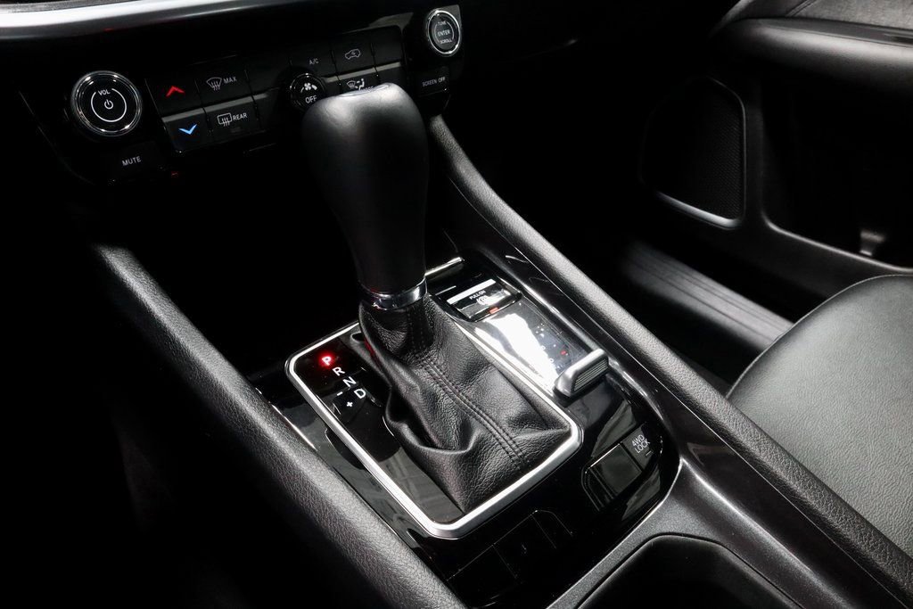 Used 2025 Jeep Compass Latitude image 30