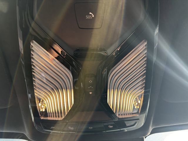 Used 2024 BMW X7 xDrive40i image 29