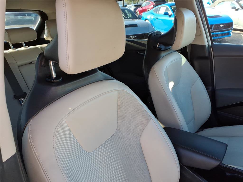 Used 2023 Kia Niro EX image 12