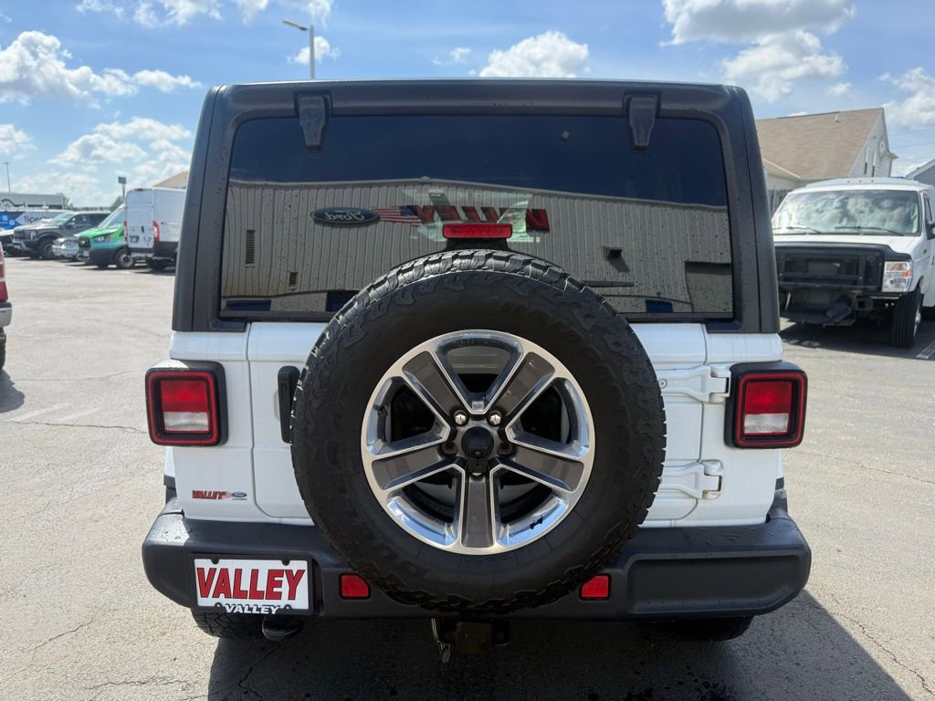 Used 2021 Jeep Wrangler Unlimited Sahara w/ Dual Top Group AWD/4WD image 4