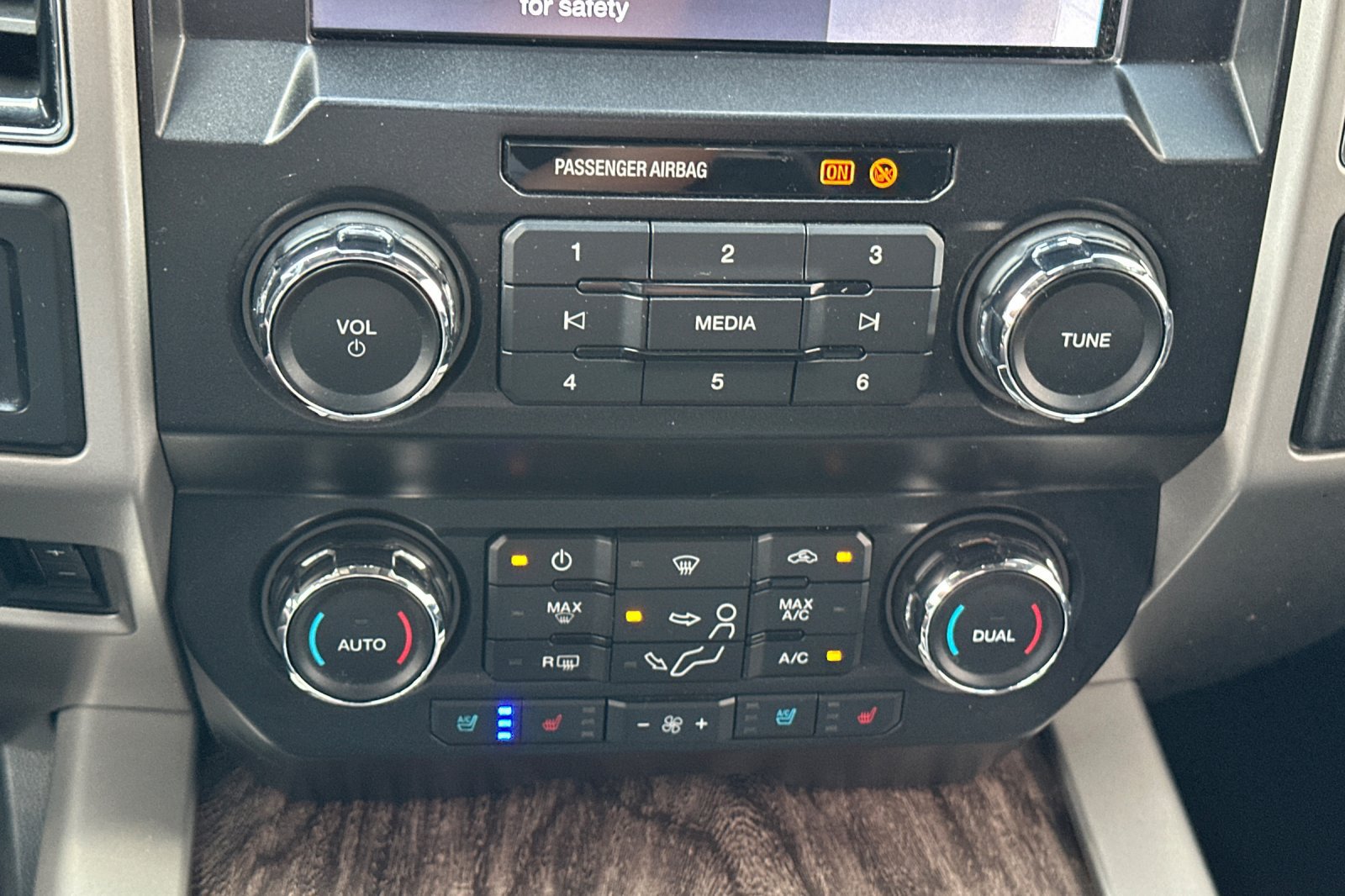 Certified 2019 Ford F250 Lariat AWD/4WD image 21