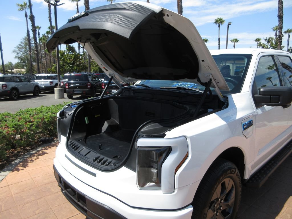 Certified 2024 Ford F150 Lightning XLT AWD/4WD image 27