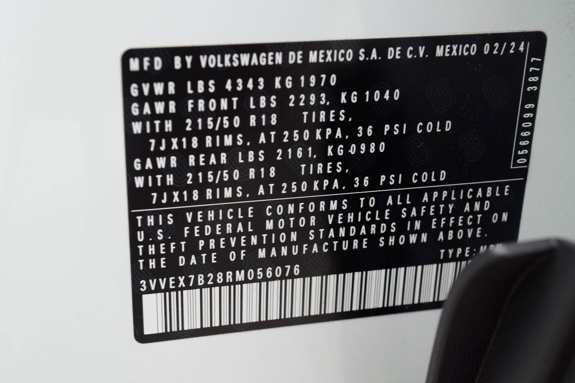 Used 2024 Volkswagen Taos SE w/ Panoramic Sunroof Package FWD image 26