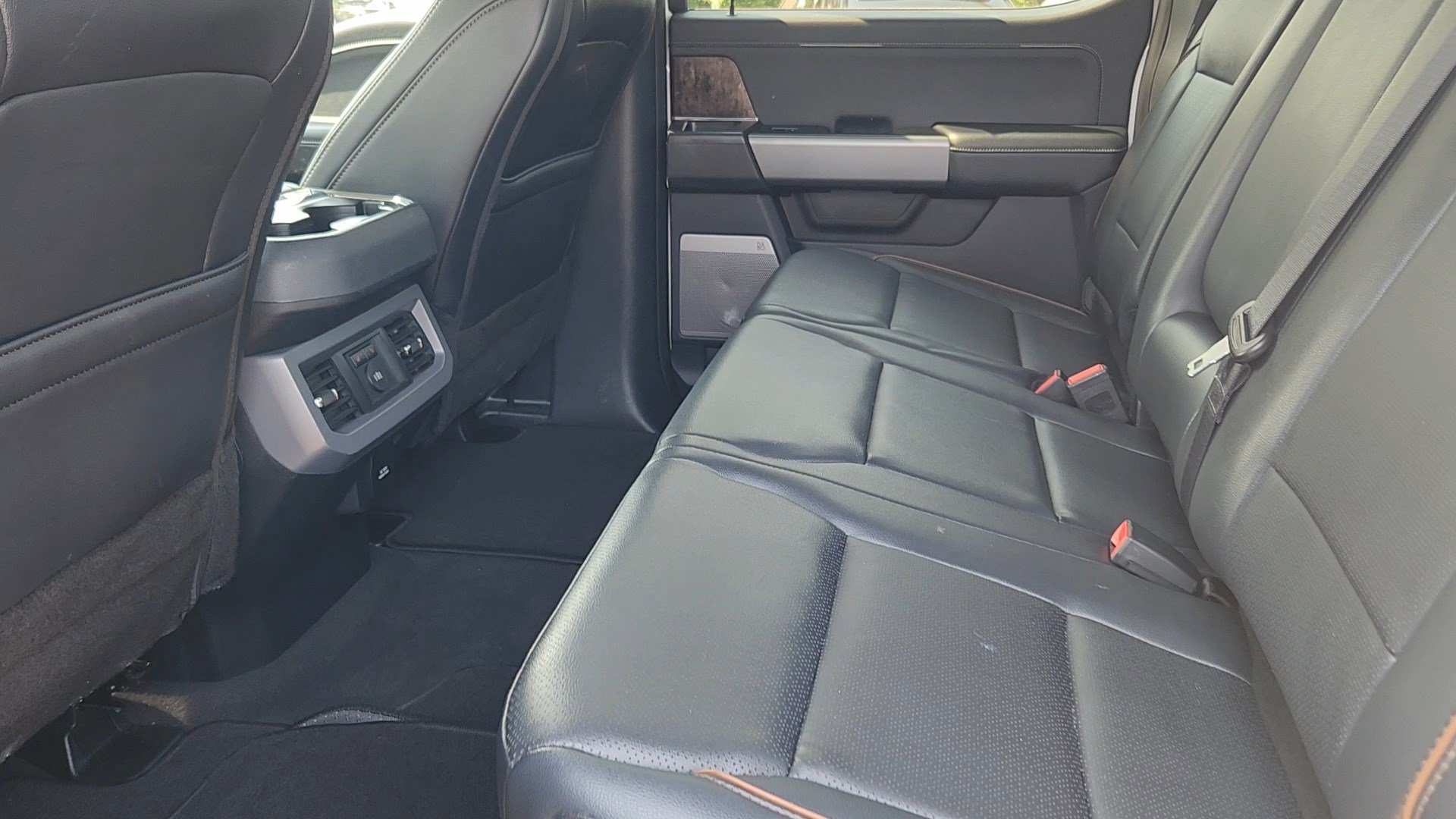 Certified 2025 Ford F250 Lariat AWD/4WD image 33