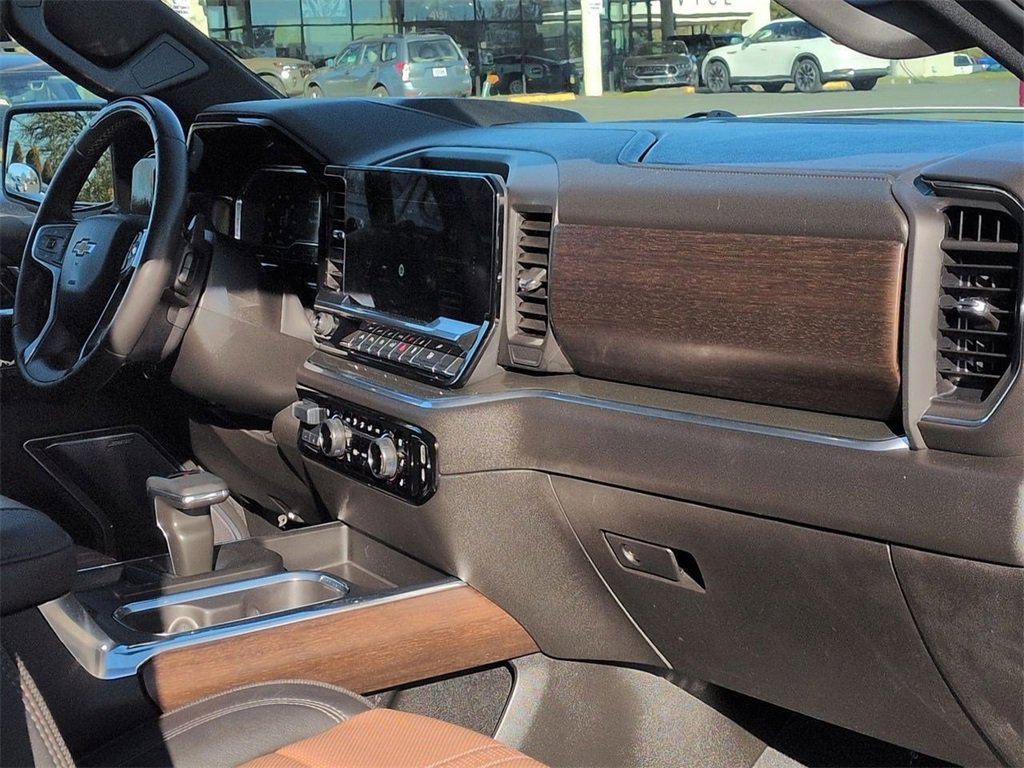 Used 2024 Chevrolet Silverado 1500 High Country w/ High Country Premium Package image 33