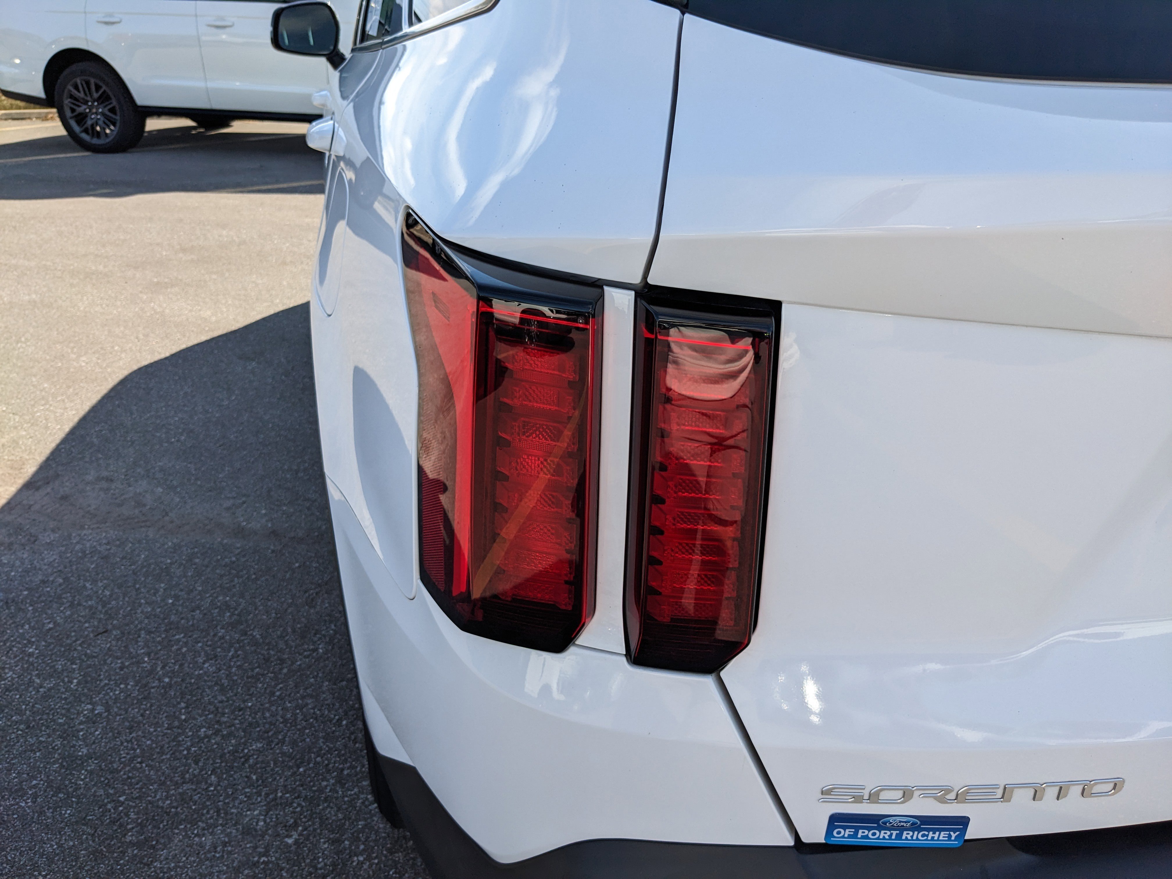 Used 2023 Kia Sorento LX image 11