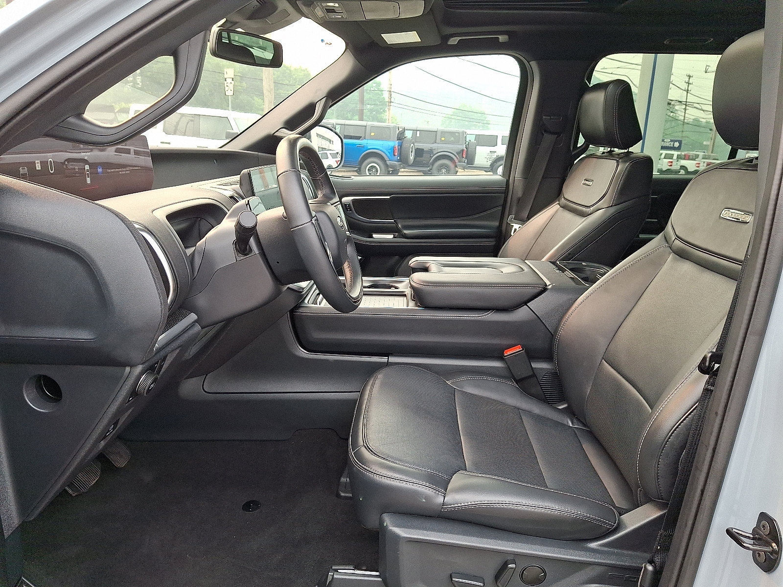 Certified 2025 Ford Expedition Platinum w/ Stealth Appearance Package AWD/4WD image 14