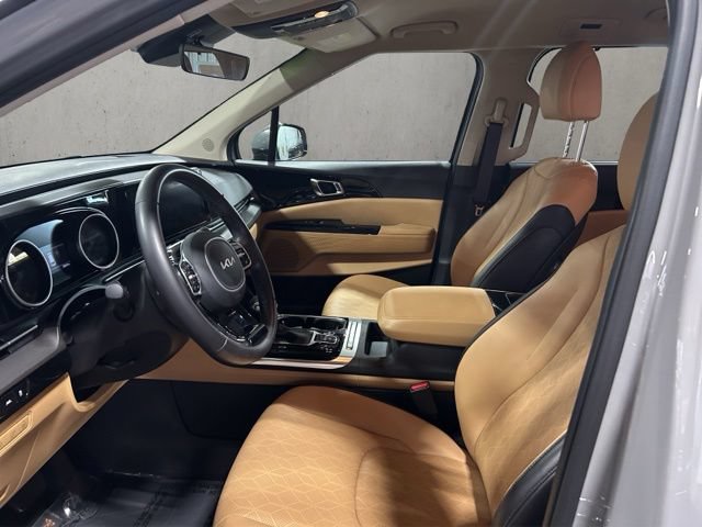 Used 2024 Kia Carnival EX FWD image 10