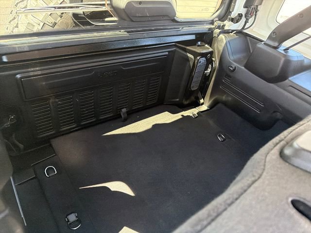 Used 2024 Jeep Wrangler Willys AWD/4WD image 26